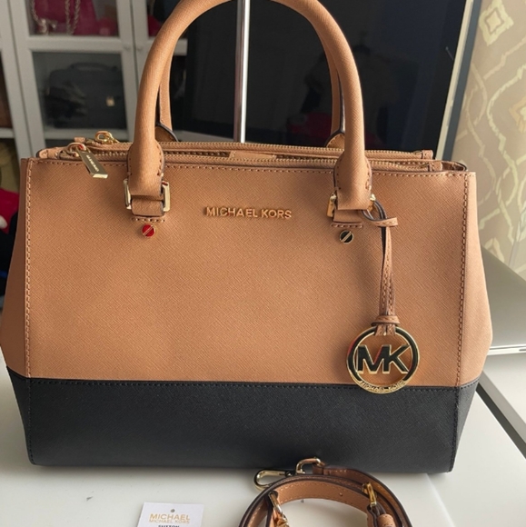Michael Kors Bag Excellent Condition - Picture 1 of 3